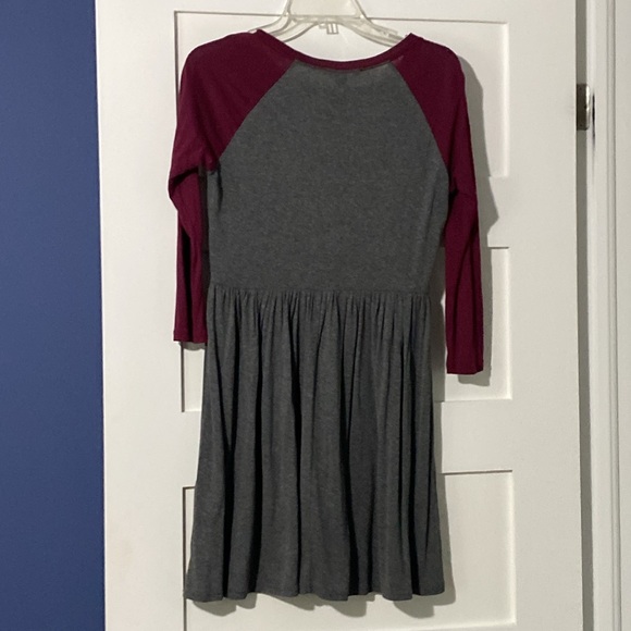 Grey and cranberry cotton dress - Picture 3 of 3